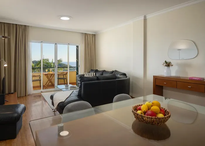 Pico Views By An Island