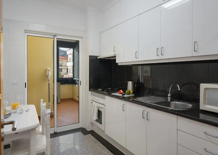 Pico Views By An Island