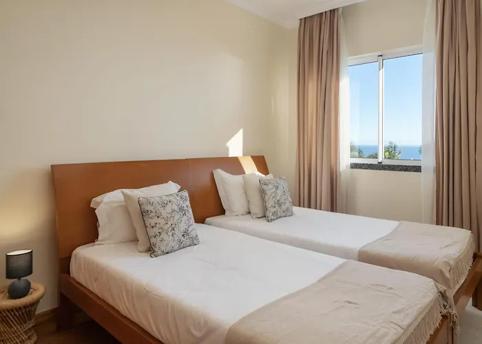 Pico Views By An Island *