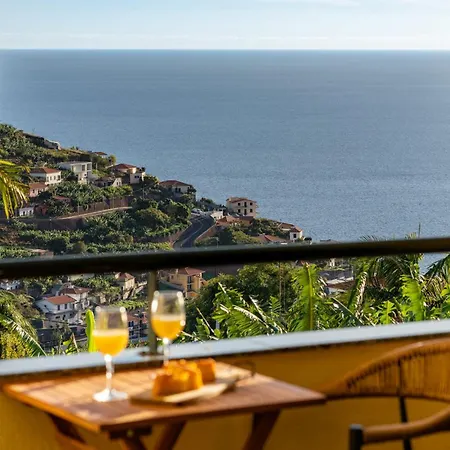 Pico Views By An Island Apartment *