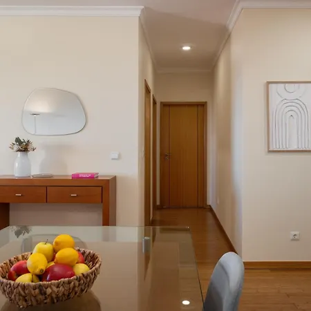 Pico Views By An Island * Câmara de Lobos