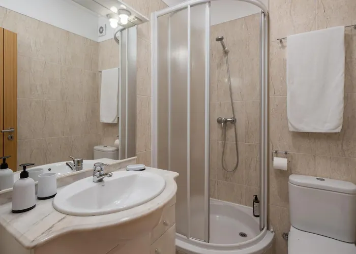 Pico Views By An Island Câmara de Lobos